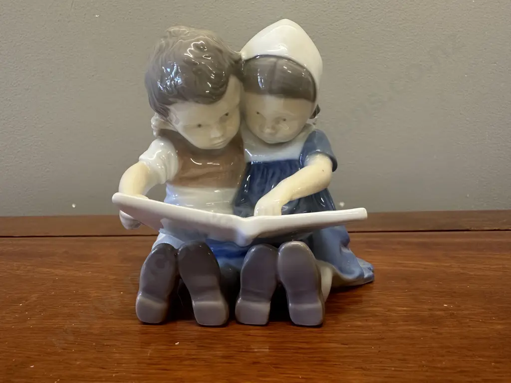 Bing & Grondahl Boy & Girl Reading A Book Figurine Image 1++